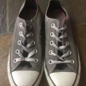 Women’s converse size 6.5